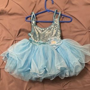 Like new ballet tutu..worn once for a recital. Fits size 3-4 child.